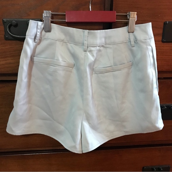 NWT Women’s Light Steel/Baby Blue Pleated Shorts, Size Small, Forever 21 - Picture 7 of 7